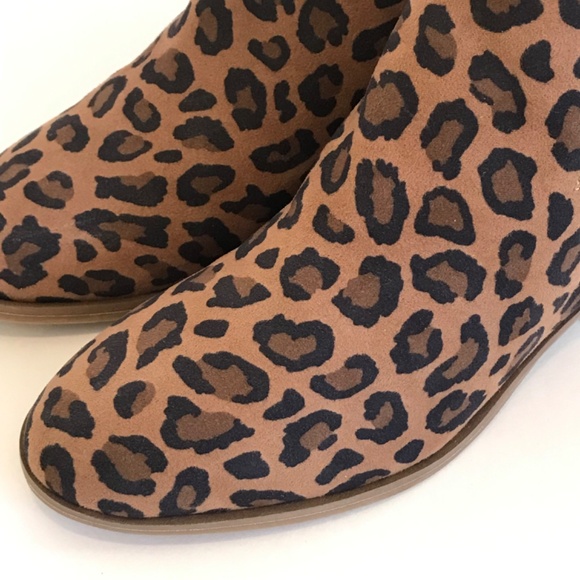 OLD NAVY Leopard Ankle Boots Low Block Heel Booties NWOT Women’s Size 6 - Picture 2 of 16